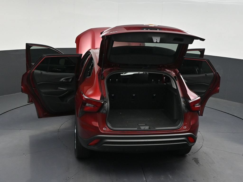 Used 2024 Chevrolet Trax LS FWD image 35