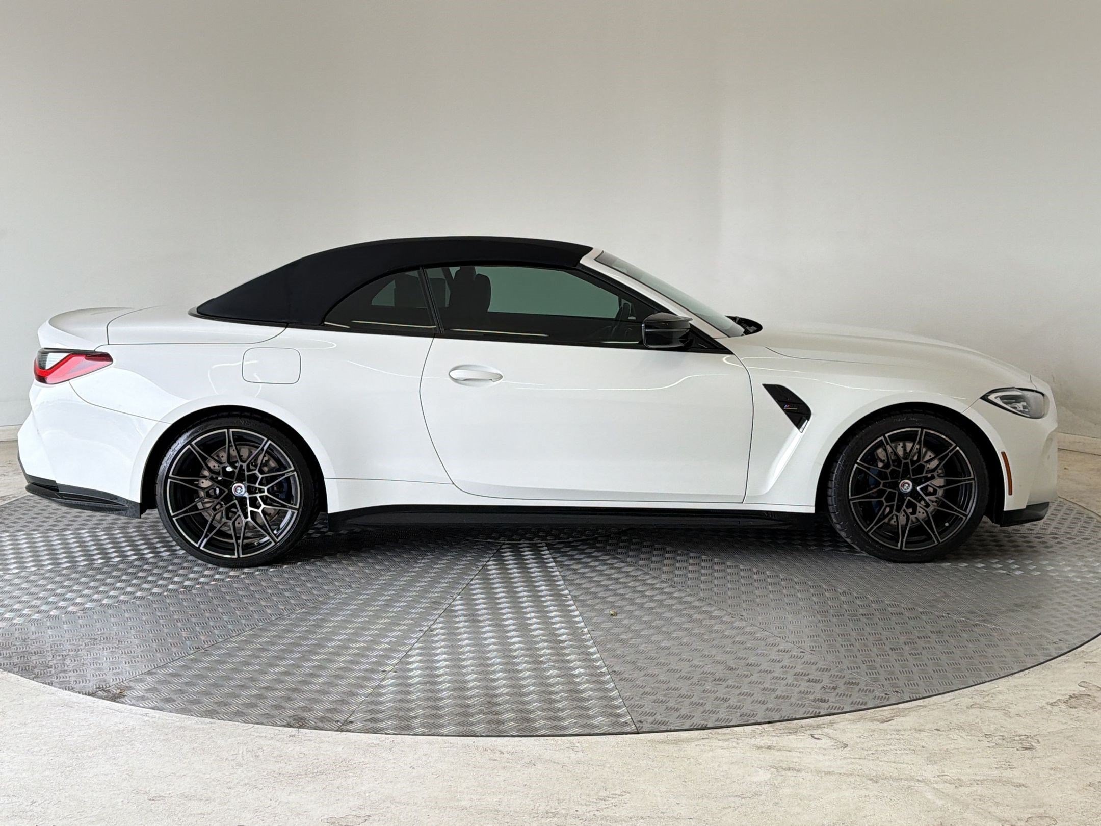 Used 2023 BMW M4 xDrive Competition w/ Executive Package AWD/4WD image 8