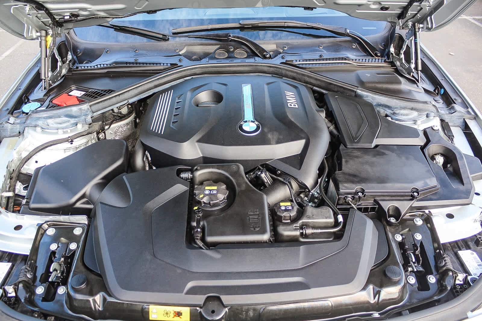 Used 2018 BMW 330e image 34