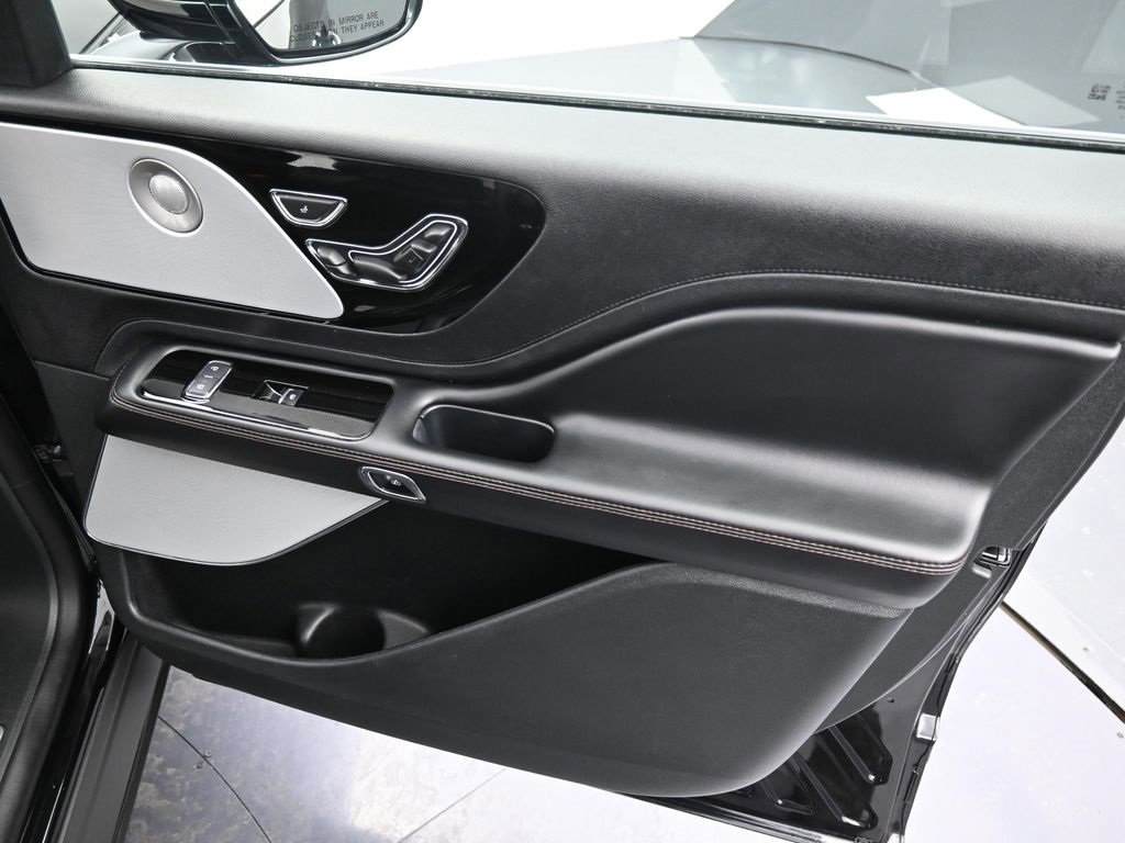 Used 2023 Lincoln Aviator Reserve w/ Equipment Group 201A image 39