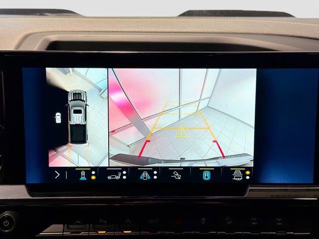 Used 2022 Chevrolet Silverado 1500 ZR2 w/ Technology Package image 13