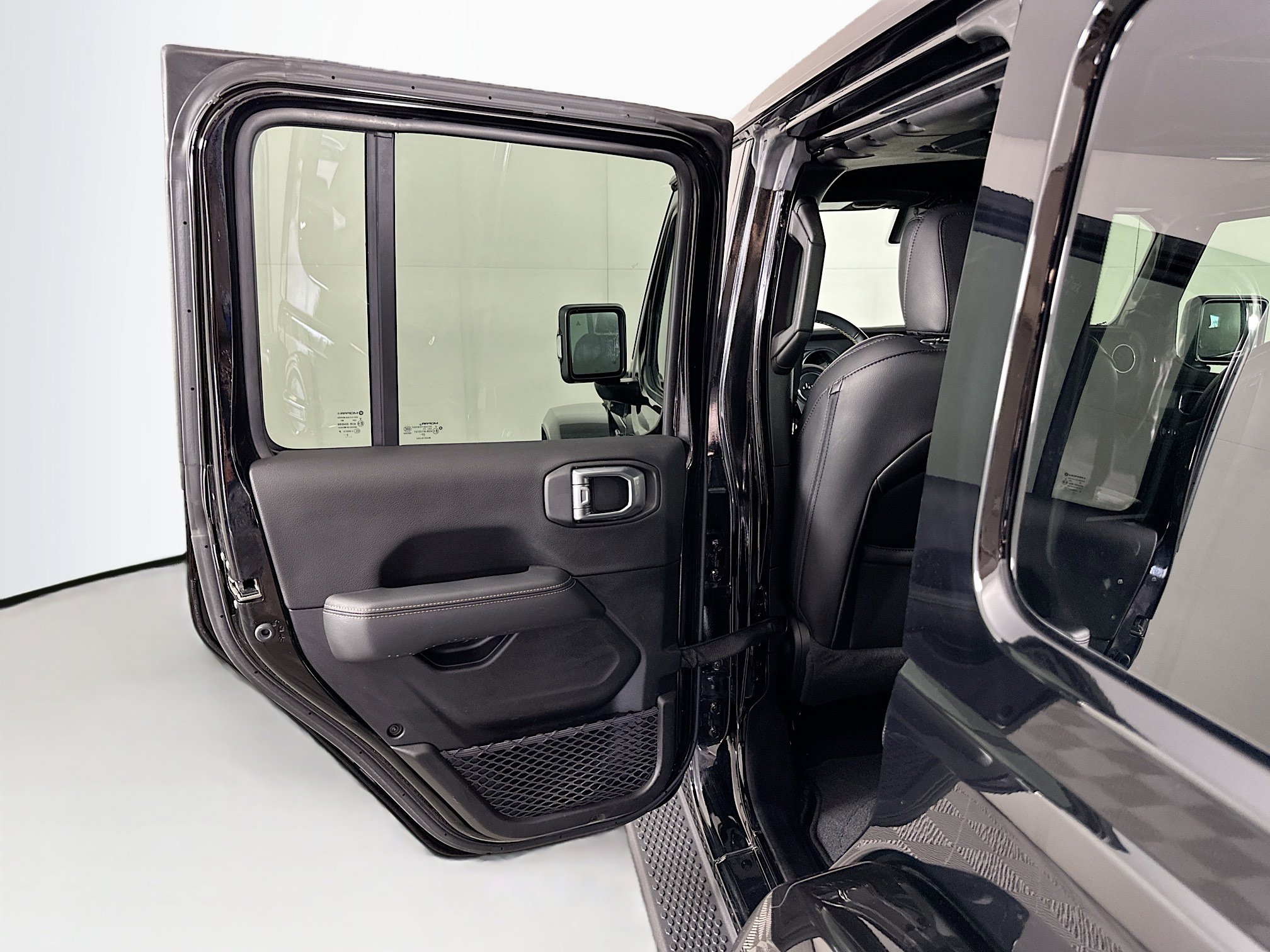 Used 2023 Jeep Wrangler Unlimited Sahara AWD/4WD image 26