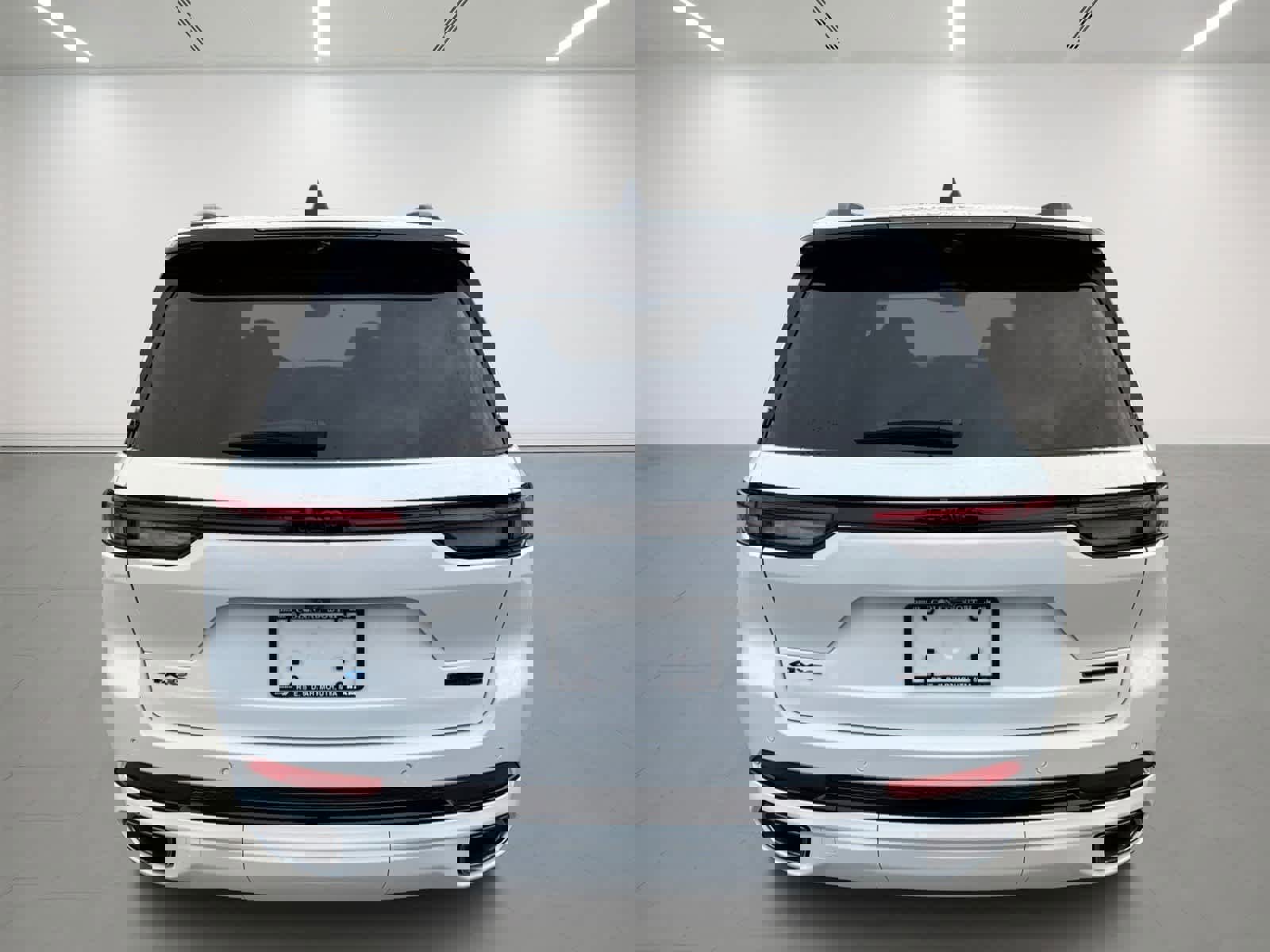 Used 2023 Jeep Grand Cherokee 30th Anniversary image 5