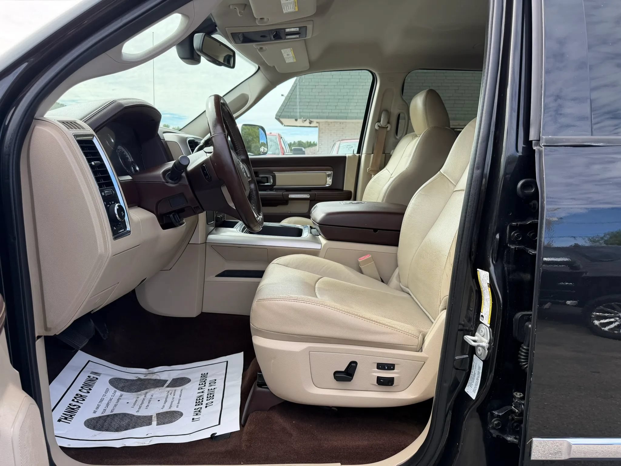 Used 2016 RAM 2500 Laramie RWD image 14