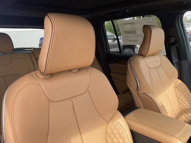New 2025 Jeep Grand Cherokee Summit image 31
