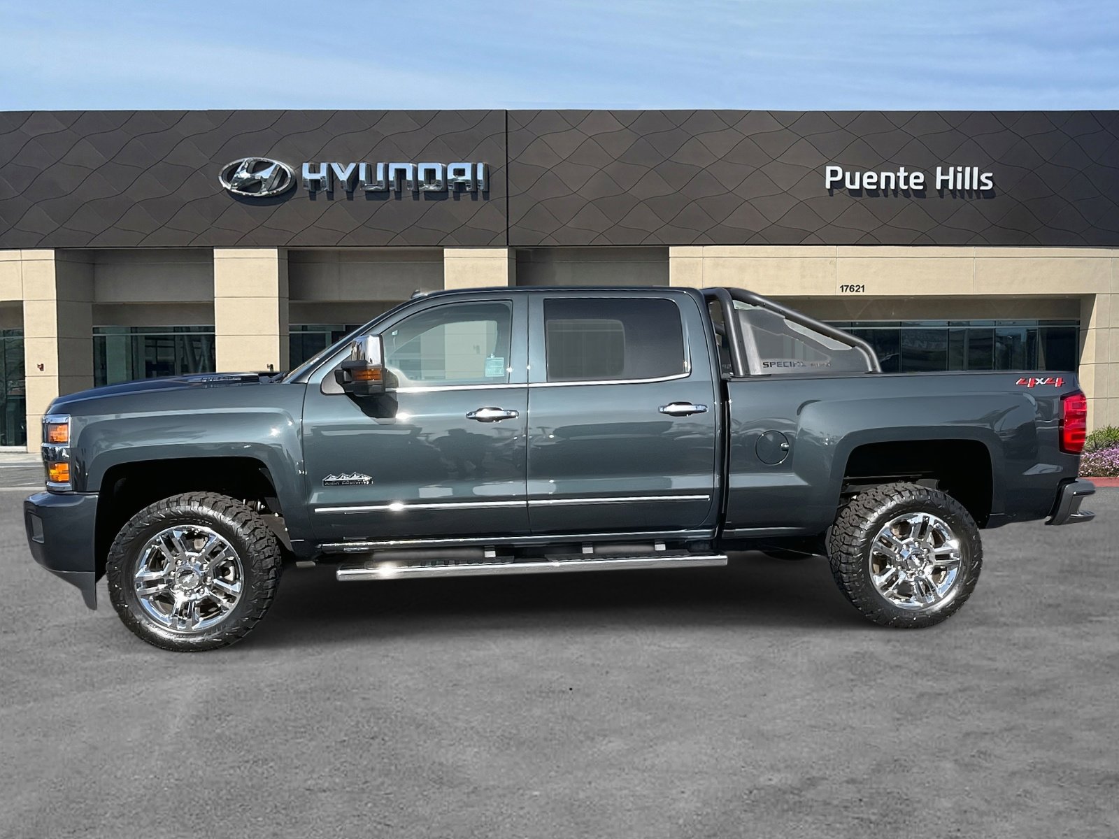 Used 2018 Chevrolet Silverado 2500 High Country w/ Duramax Plus Package image 3