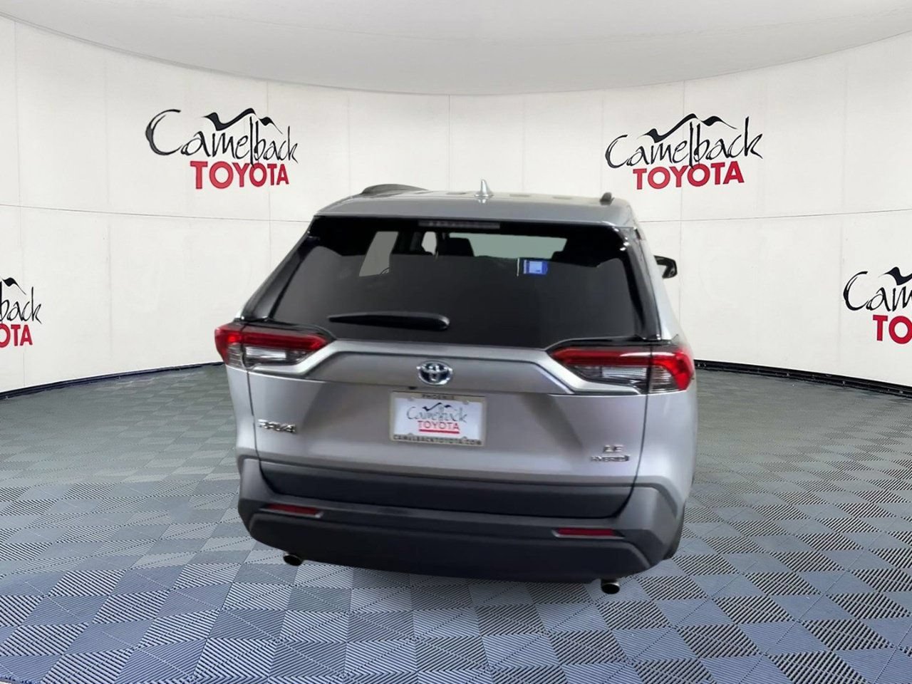 Used 2023 Toyota RAV4 LE AWD/4WD image 3