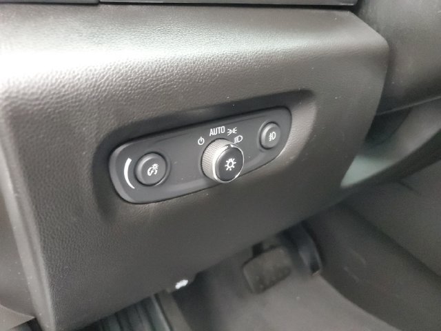 Used 2021 Chevrolet Traverse LT FWD image 23