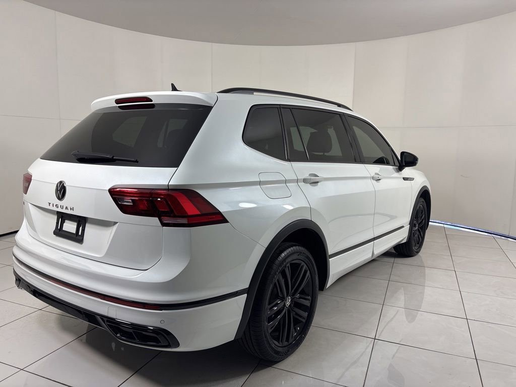 Used 2022 Volkswagen Tiguan SE R-Line image 5