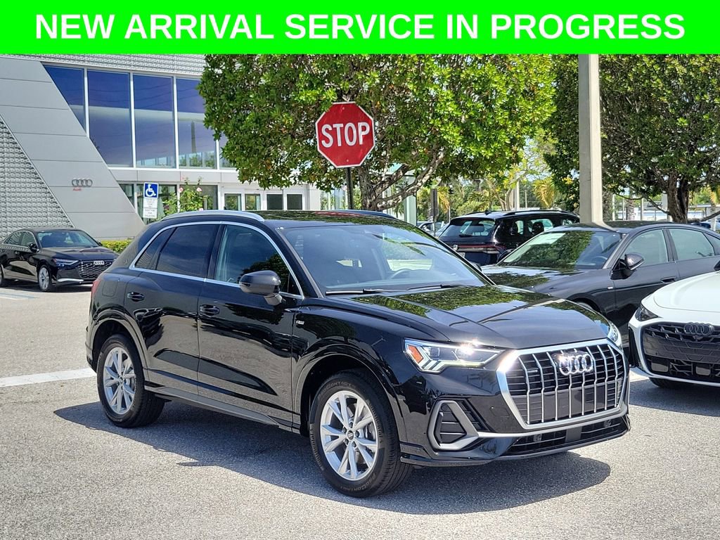 Certified 2025 Audi Q3 2.0T Premium w/ Convenience Package AWD/4WD image 1