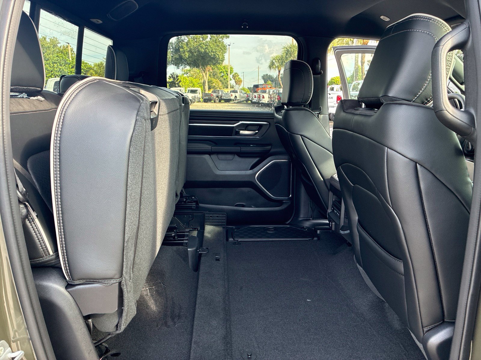 New 2027 RAM 1500 Laramie AWD/4WD image 11