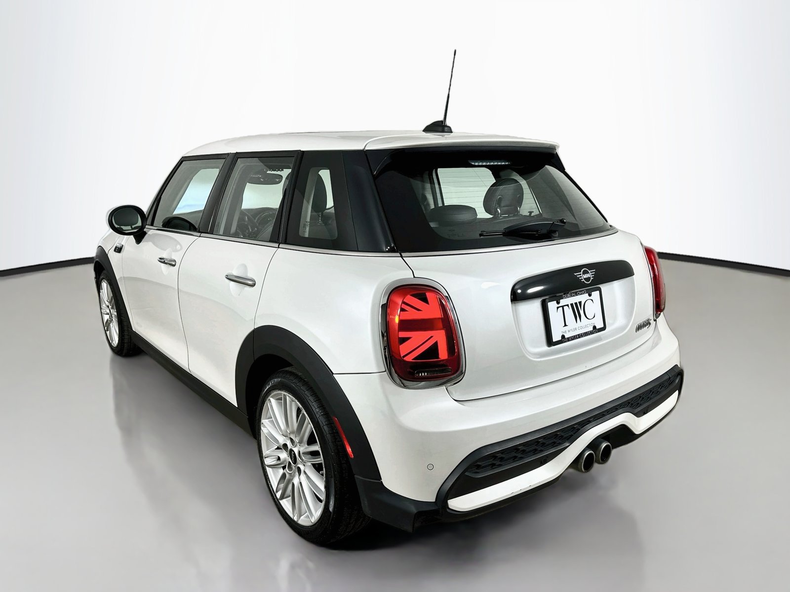 Used 2024 MINI Cooper S FWD image 7