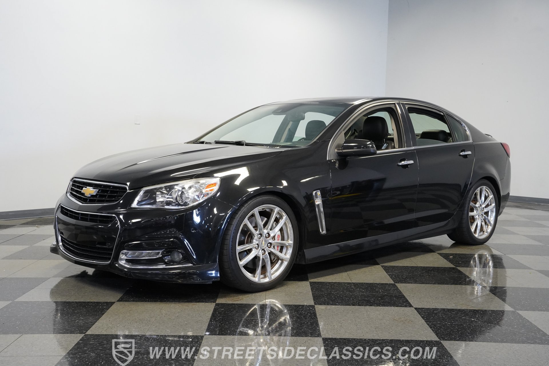 Used 2014 Chevrolet SS RWD image 6