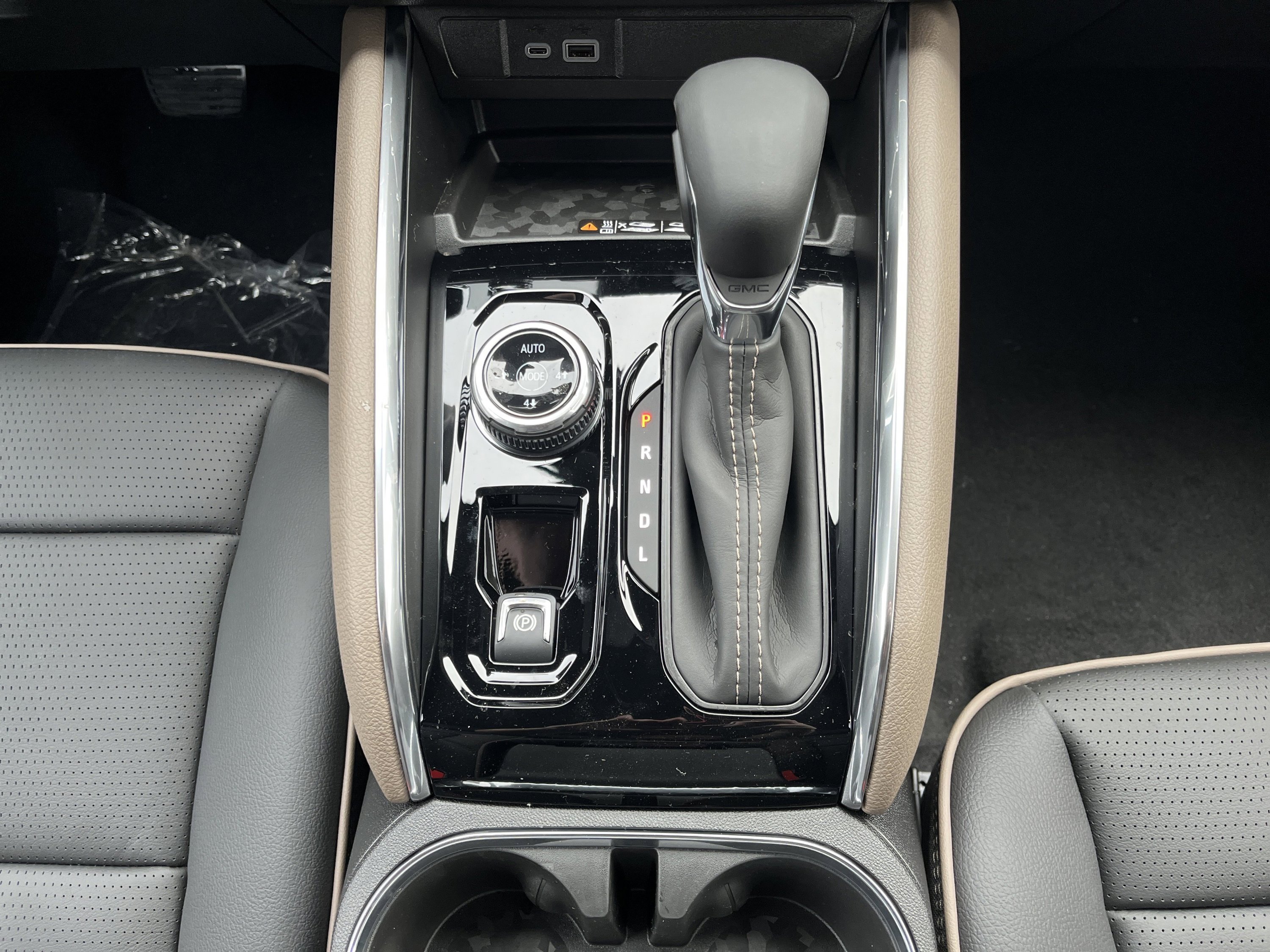 New 2026 GMC Canyon Denali w/ LPO, Denali Black Edition image 26