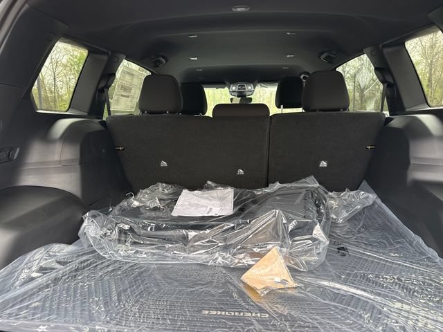 New 2026 Jeep Cherokee Laredo AWD/4WD image 30