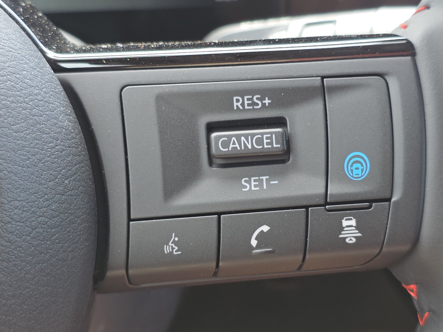 New 2026 Nissan Kicks SR AWD/4WD image 29