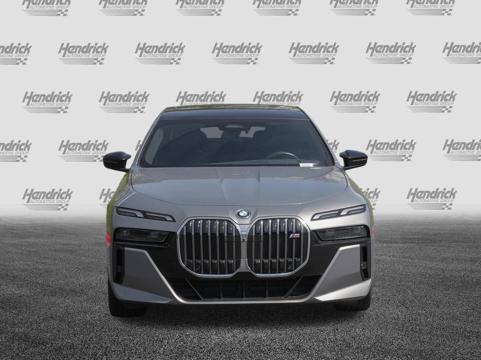 Certified 2024 BMW i7 M70 w/ Premium Package AWD/4WD image 3