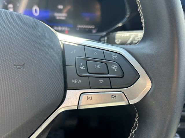 Certified 2024 Volkswagen Taos SE AWD/4WD image 17