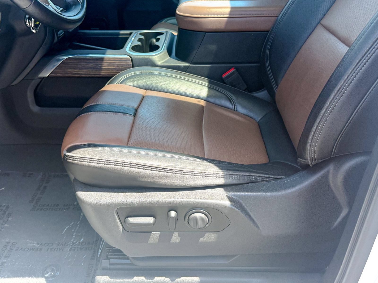 Certified 2019 Chevrolet Silverado 1500 High Country w/ Technology Package AWD/4WD image 16