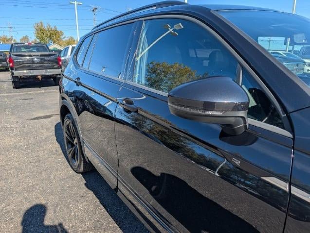 Used 2023 Volkswagen Tiguan SE R-Line AWD/4WD image 13