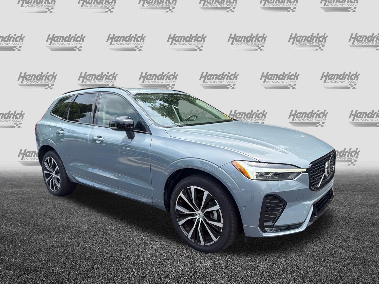 Used 2024 Volvo XC60 B5 Plus w/ Protection Package Premier AWD/4WD image 2