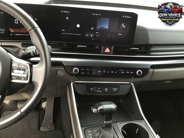 Used 2025 Kia Carnival image 18