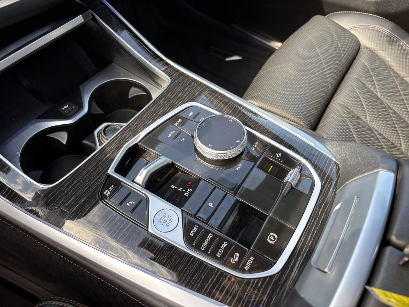 Used 2023 BMW X7 xDrive40i w/ M Sport Package image 23