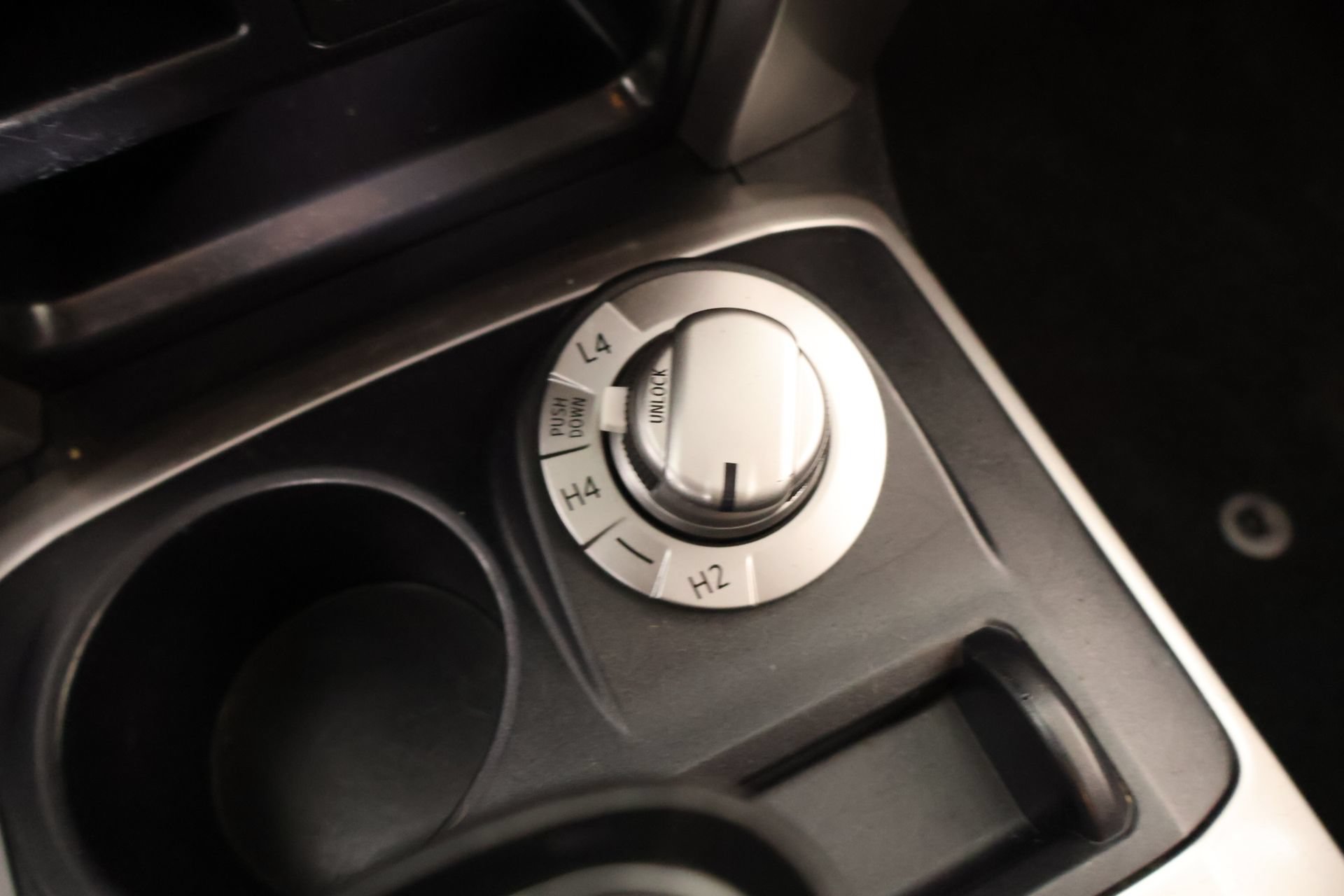 Used 2016 Toyota 4Runner SR5 AWD/4WD image 7