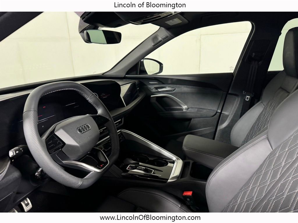Used 2025 Audi SQ5 Prestige w/ Prestige Package image 32