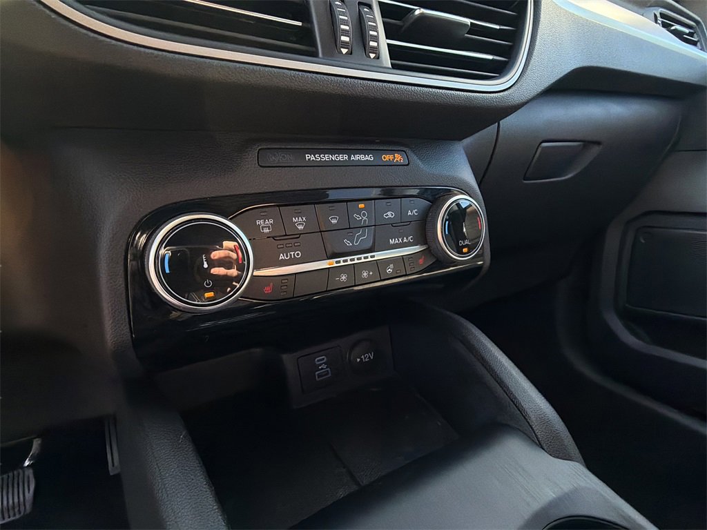 Used 2022 Ford Escape SE w/ SE Sport Appearance Package image 37