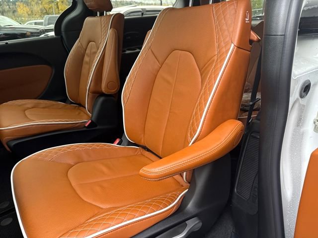 New 2026 Chrysler Pacifica Pinnacle image 36