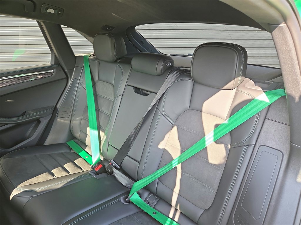 New 2026 Porsche Macan GTS image 15