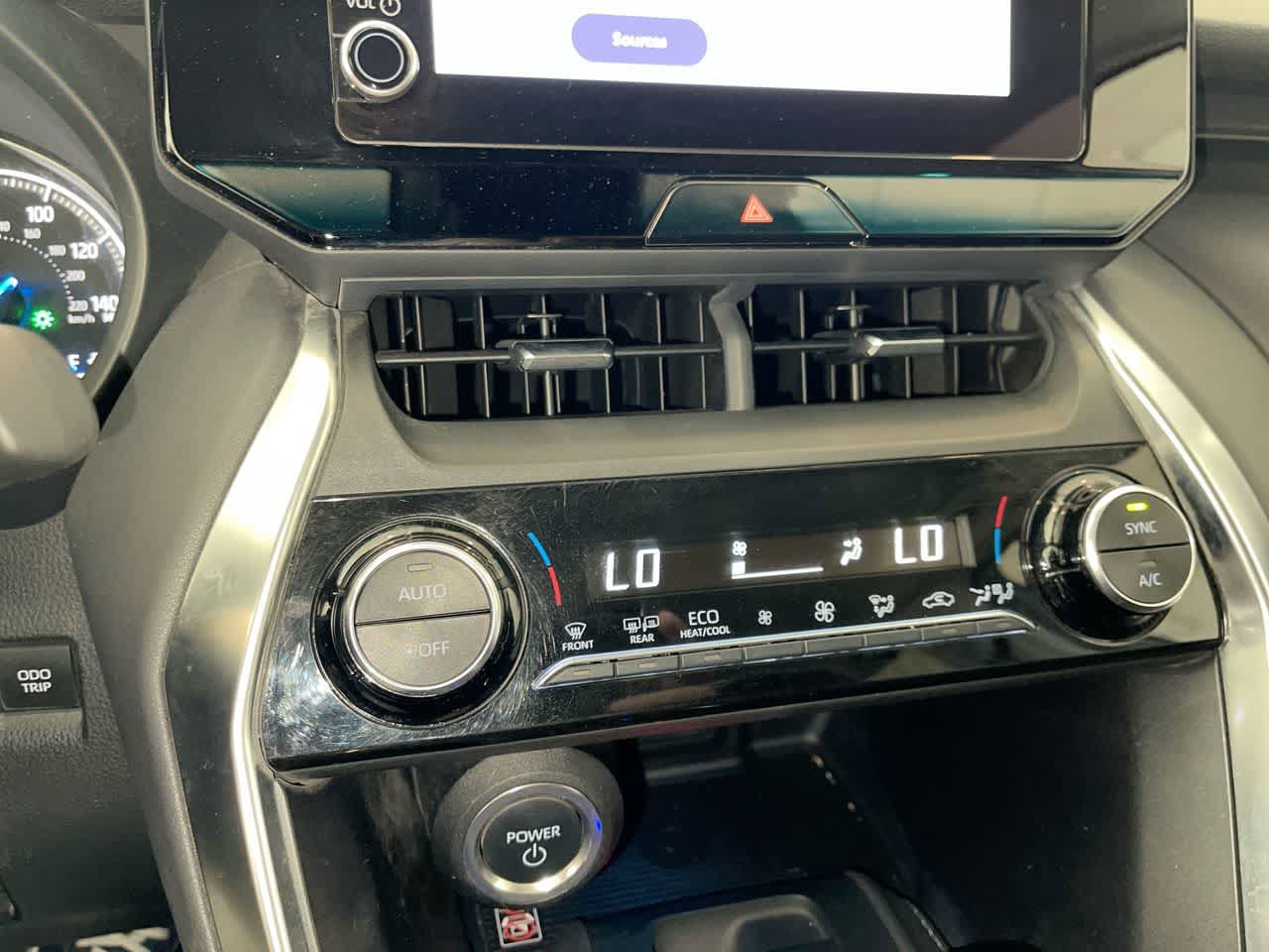 Used 2024 Toyota Venza LE AWD/4WD image 19