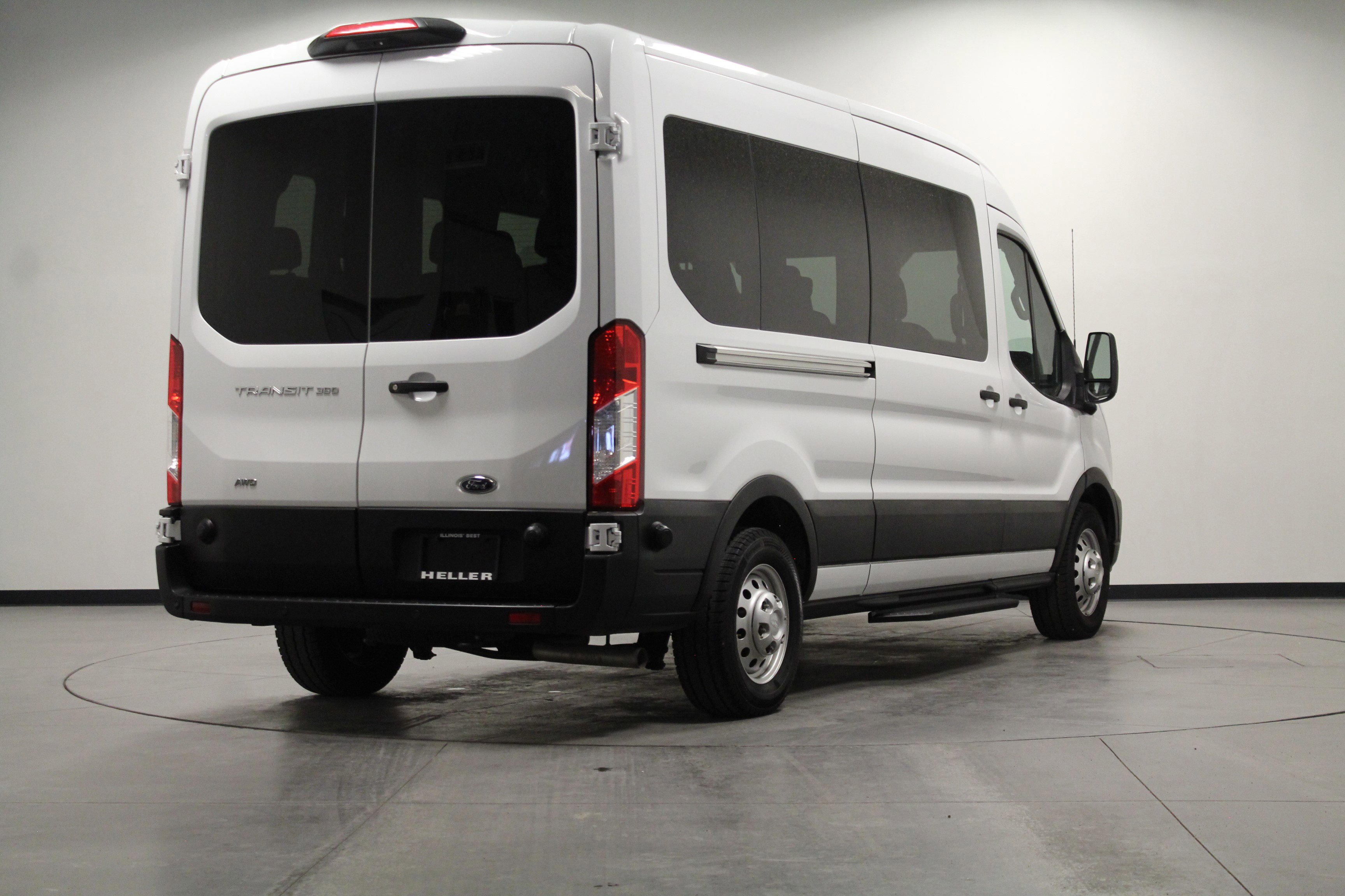 Used 2024 Ford Transit 350 XL image 4