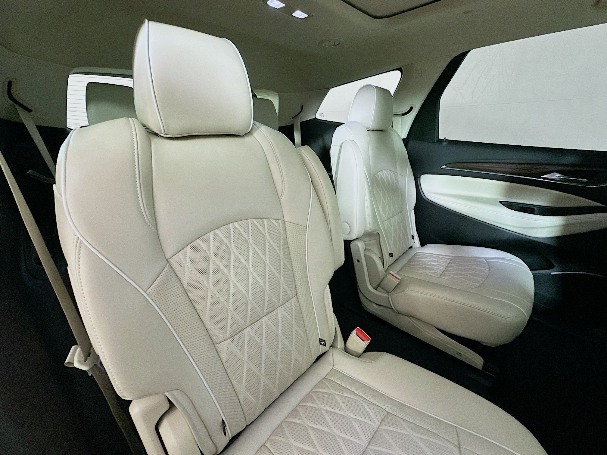 Used 2024 Buick Enclave Avenir w/ Avenir Technology Package AWD/4WD image 29