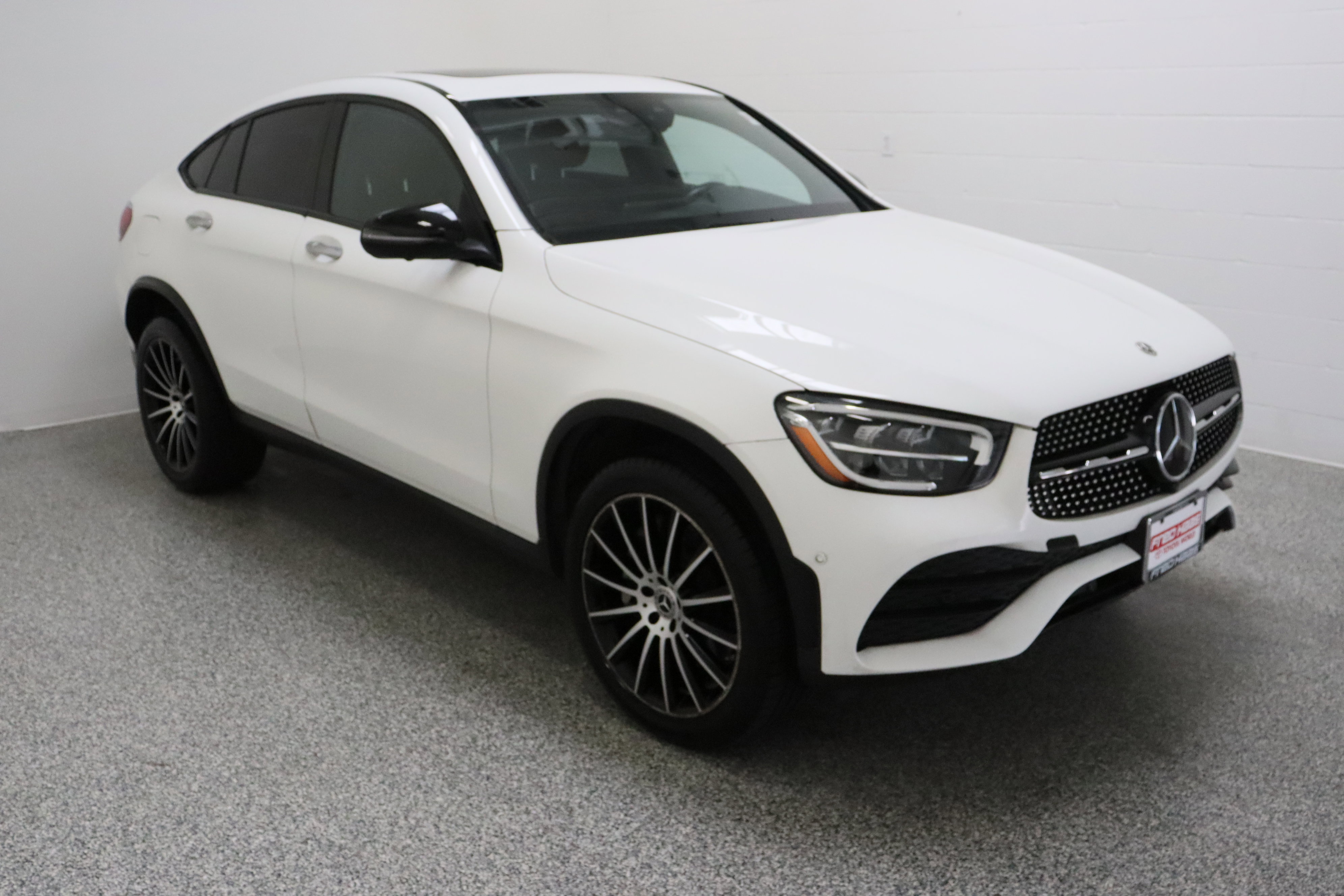 Used 2022 Mercedes-Benz GLC 300 4MATIC Coupe image 4