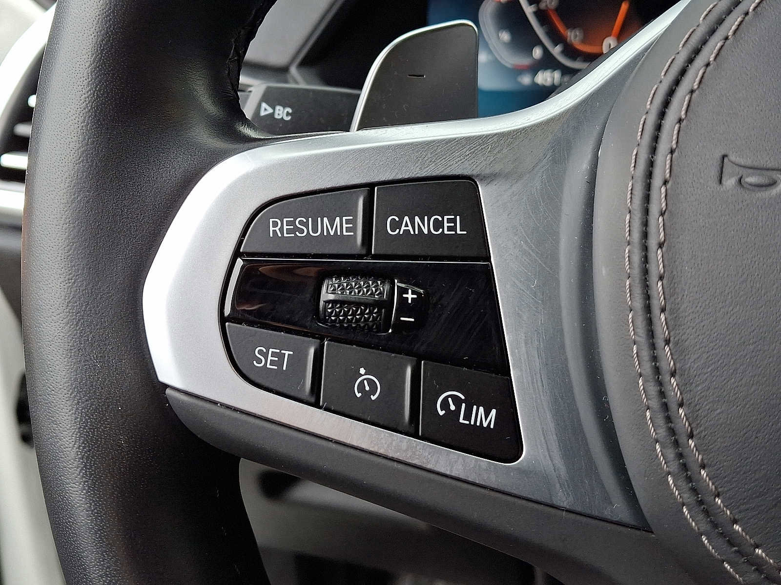 Used 2023 BMW X6 xDrive40i w/ M Sport Package image 23