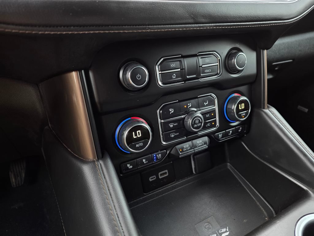 Used 2024 Chevrolet Tahoe High Country AWD/4WD image 19
