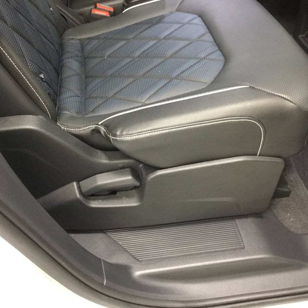 Used 2024 Volkswagen Atlas Cross Sport SEL Premium R-Line AWD/4WD image 42