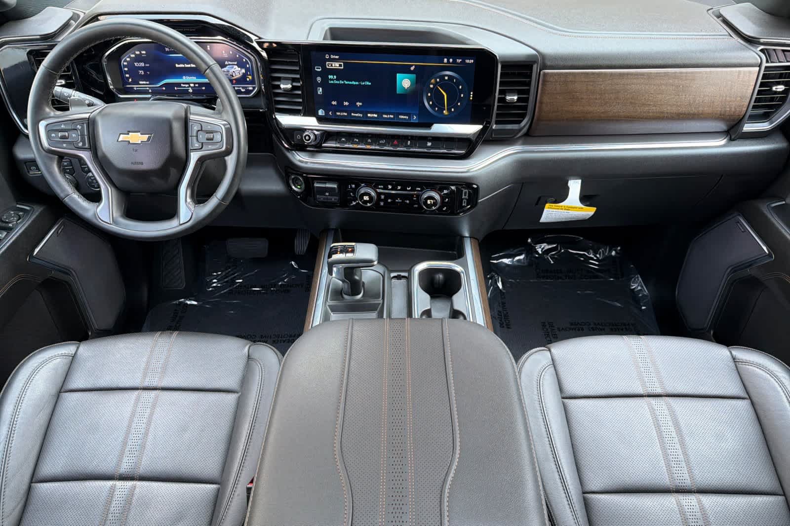 Used 2023 Chevrolet Silverado 1500 High Country w/ Max Trailering Package AWD/4WD image 3