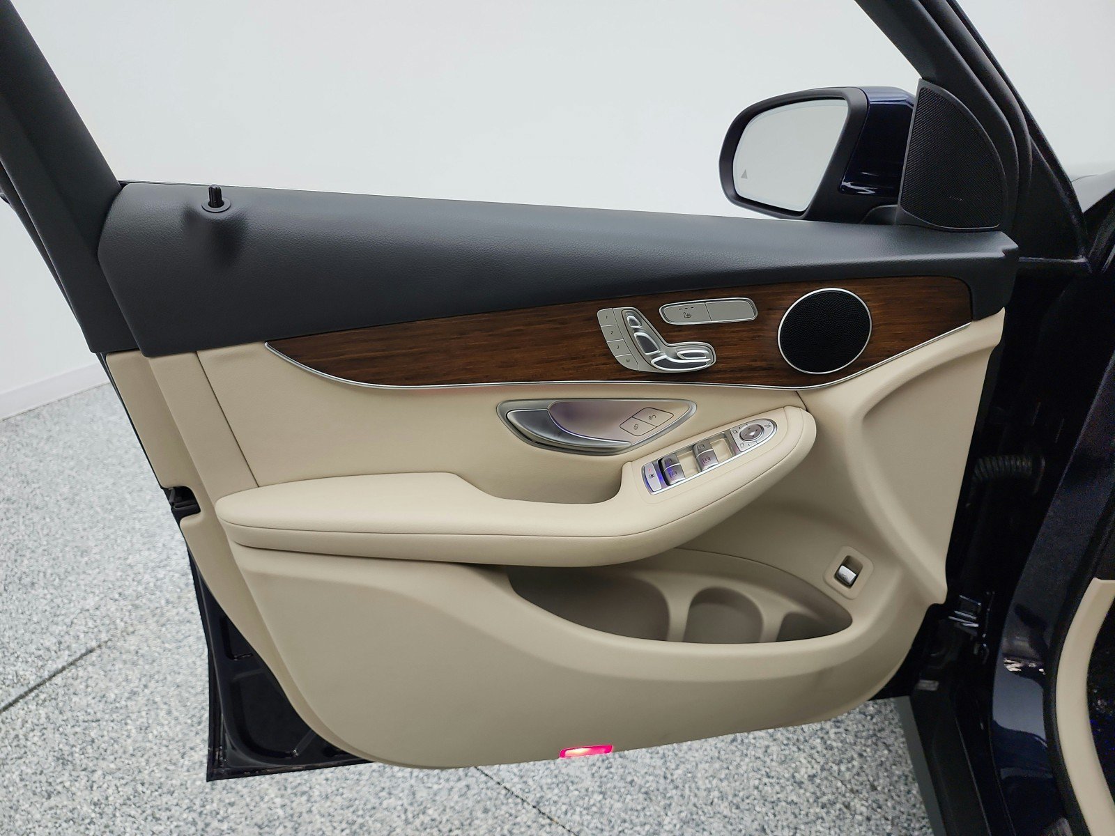 Certified 2022 Mercedes-Benz GLC 300 4MATIC w/ Premium Package Lite image 14
