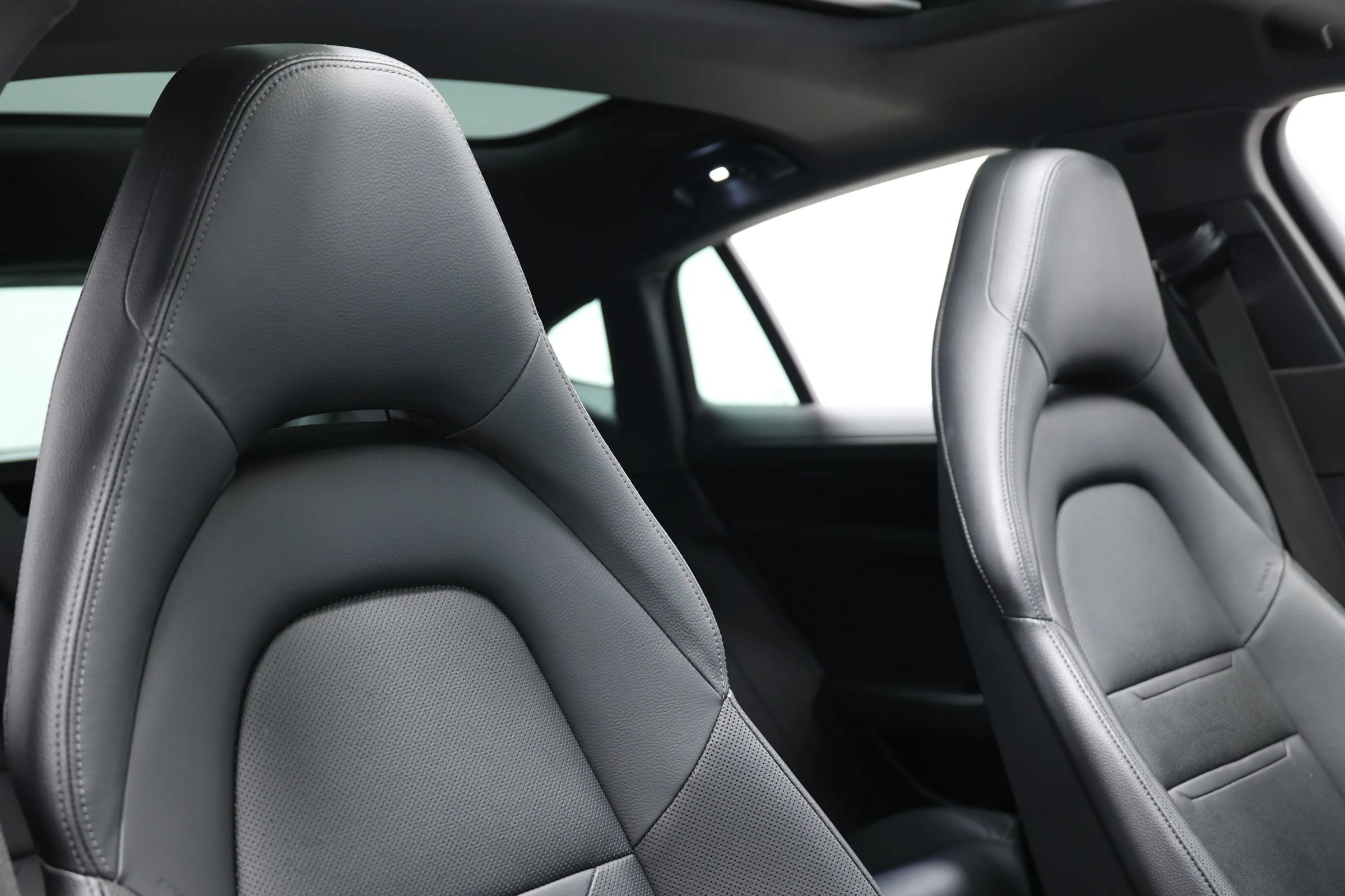 Used 2020 Porsche Panamera AWD/4WD image 95