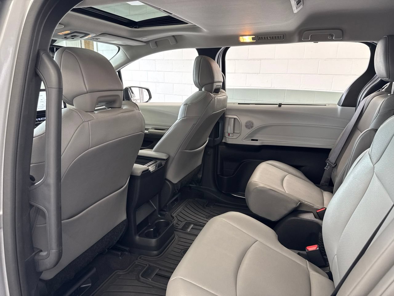 Certified 2025 Toyota Sienna XLE w/ XLE Plus Package AWD/4WD image 44