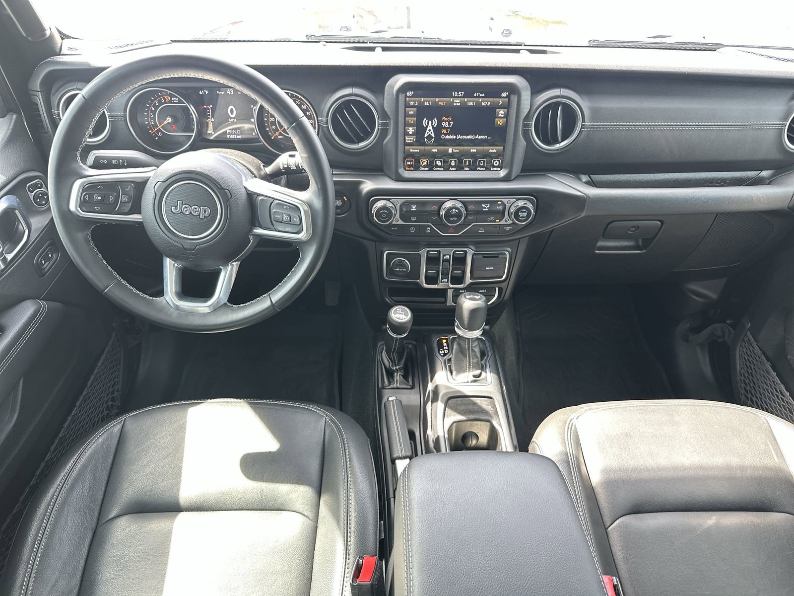 Used 2022 Jeep Wrangler Unlimited Sahara AWD/4WD image 18