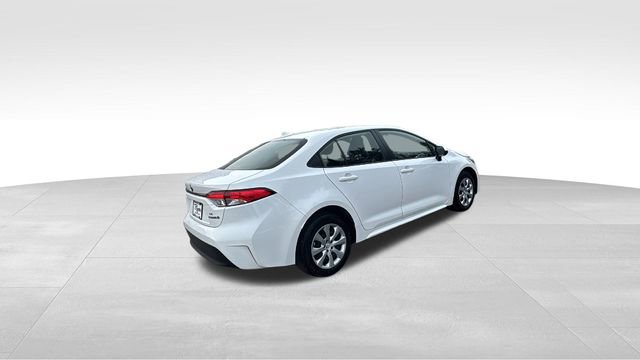 Used 2024 Toyota Corolla LE image 32
