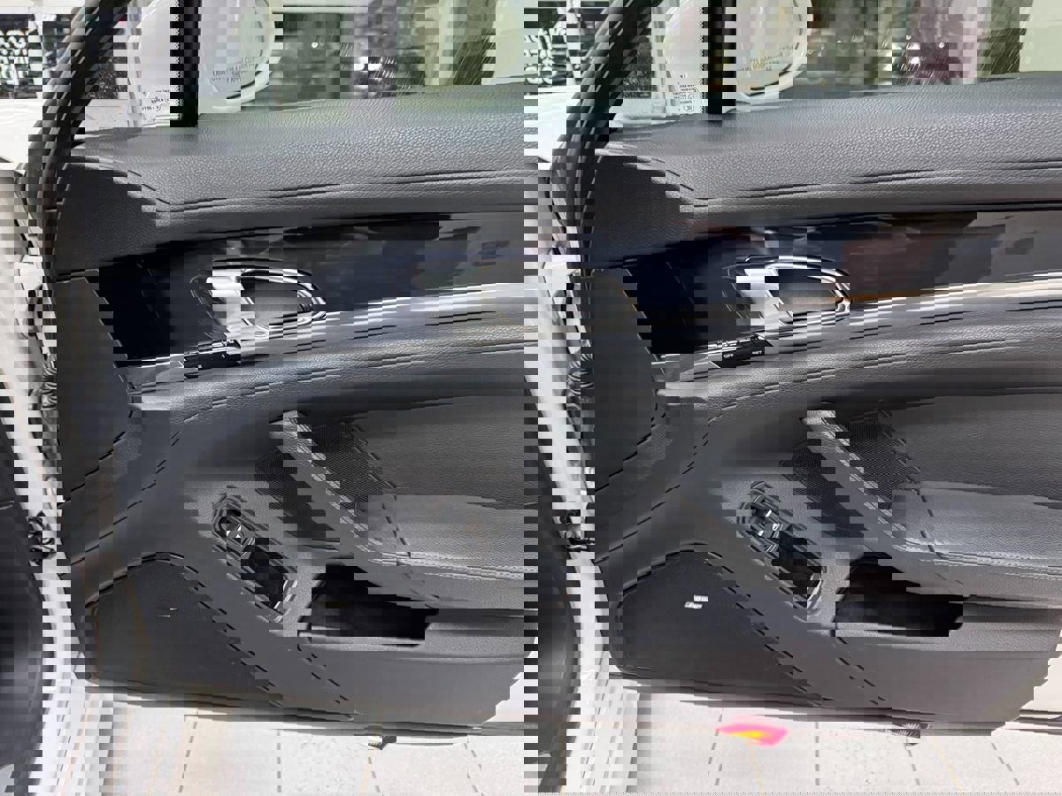 Used 2012 Porsche Panamera 4 image 15