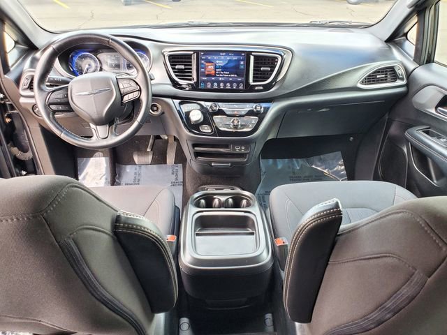 Used 2019 Chrysler Pacifica Touring Plus w/ S Appearance Package FWD image 6