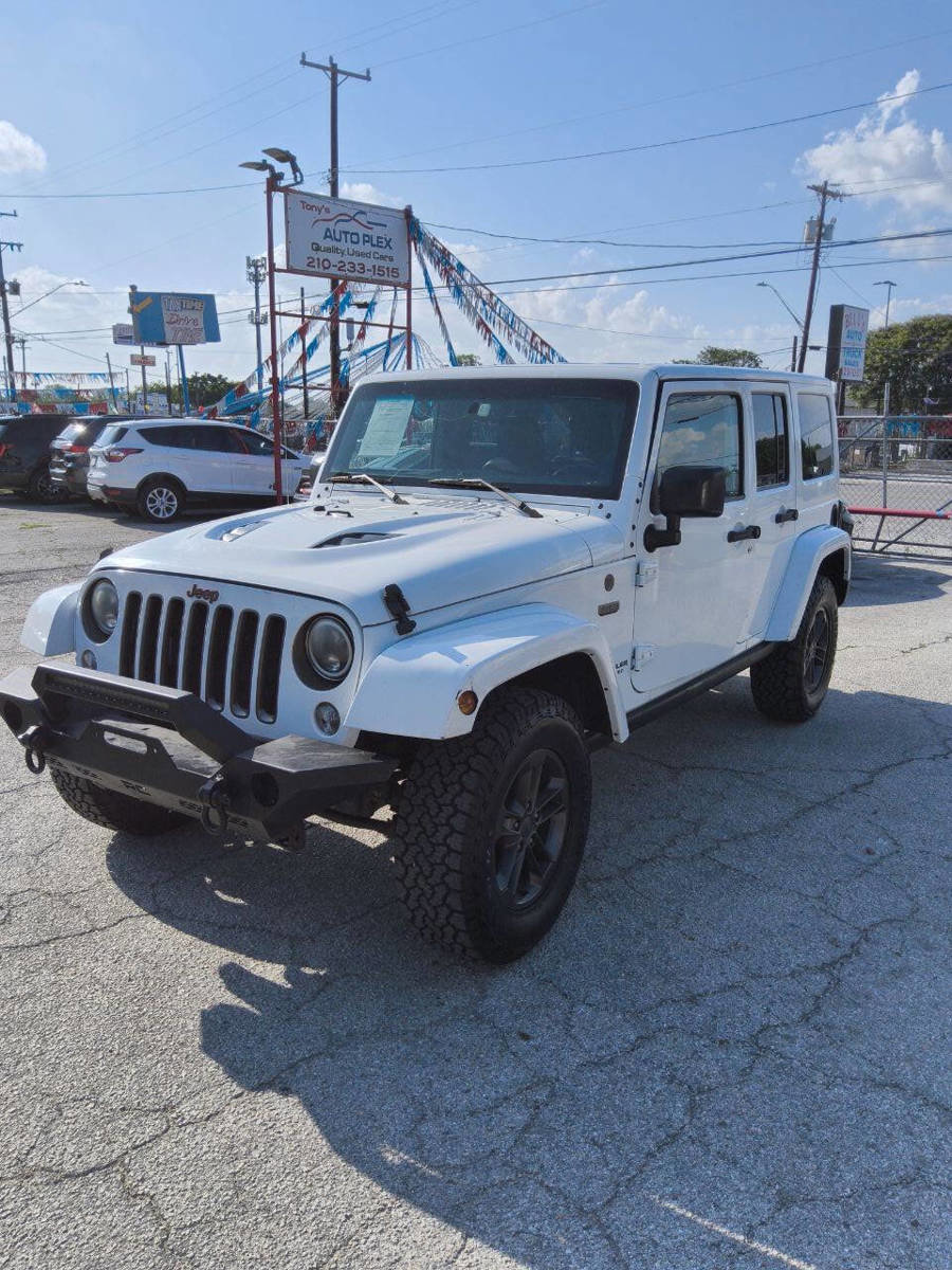 Used 2016 Jeep Wrangler Unlimited Sahara AWD/4WD image 7