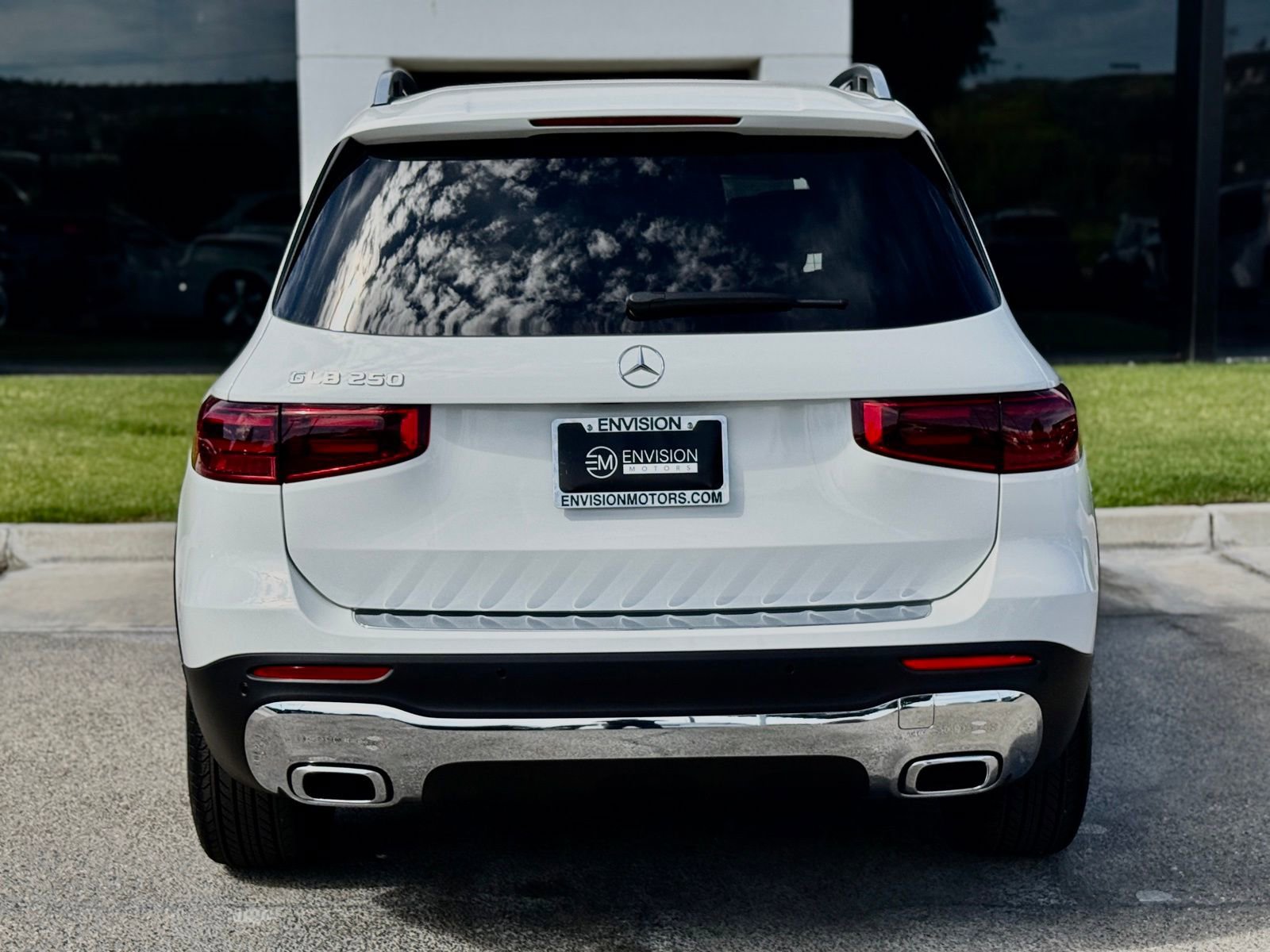 Used 2025 Mercedes-Benz GLB 250 image 14