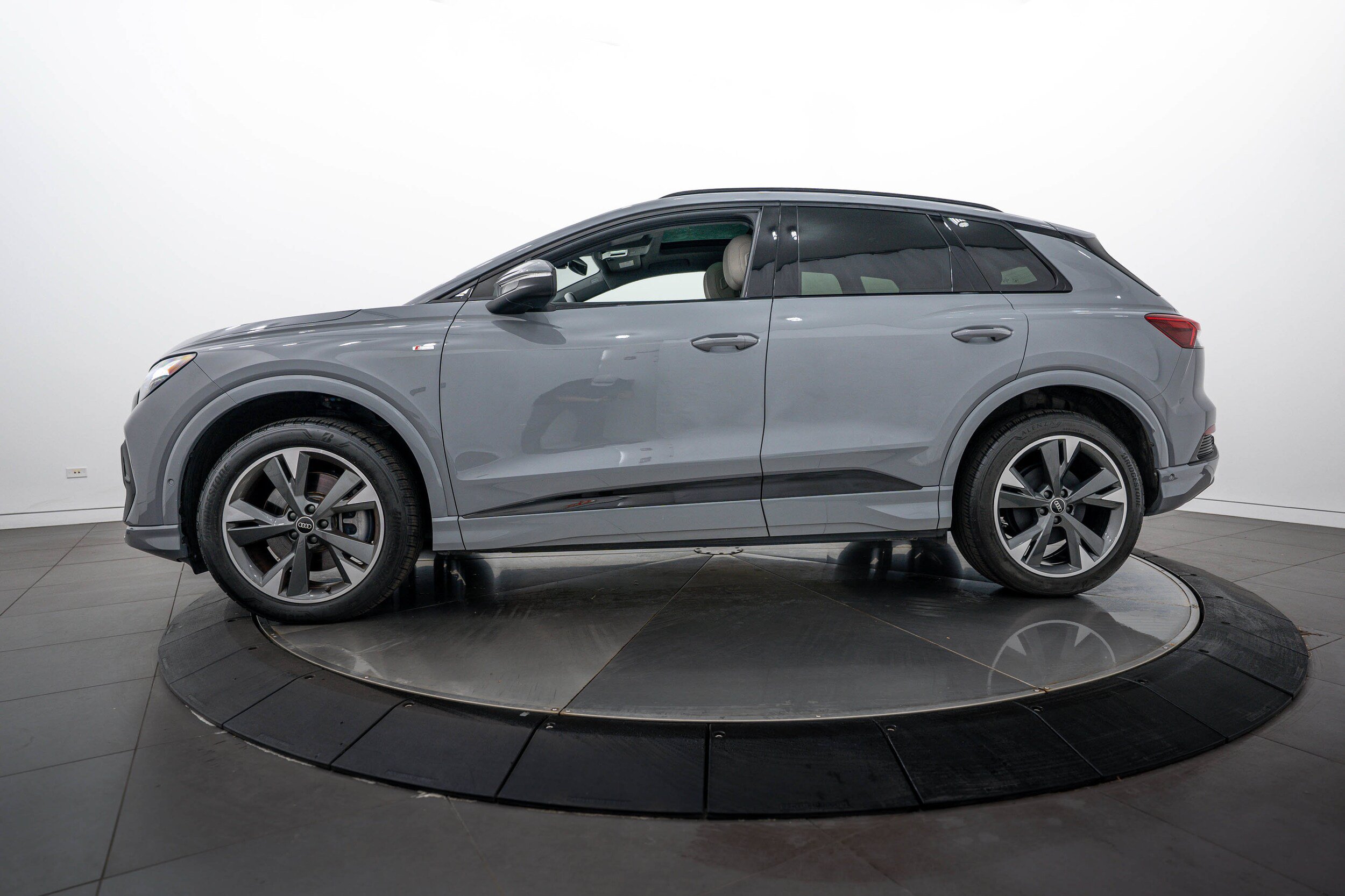 Certified 2024 Audi Q4 e-tron Premium Plus w/ Premium Plus AWD/4WD image 6